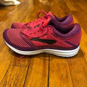 Brand New Brooks Revel Shoe - EXCELLENT CONDITION
